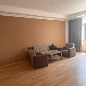 In Baku 130.0 m² apartment is for rent - Image 4