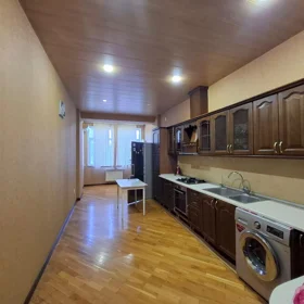 In Baku 140.0 m² apartment is for rent - Image 2