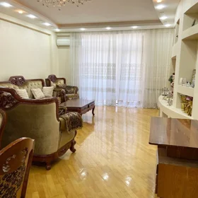 In Baku 221.0 m² apartment is for sale - Image 5