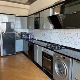 In Baku 221.0 m² apartment is for sale - Image 9