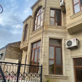 In Binəqədi rayonu 400.0 m² house with 6.0 rooms is for sale - Image 4