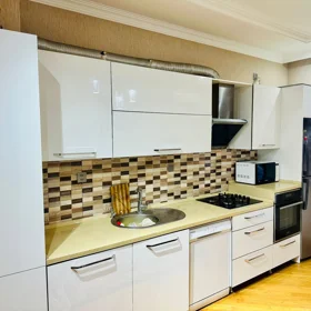 In Baku 110.0 m² apartment is for rent - Image 10