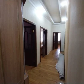 In Baku 100.0 m² apartment is for sale - Image 5