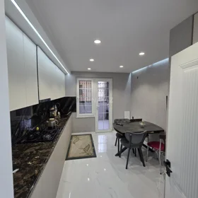In Baku 120.0 m² apartment is for sale - Image 8