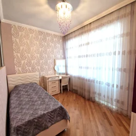 In Baku 175.0 m² apartment is for rent - Image 2