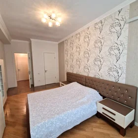 In Baku 175.0 m² apartment is for rent - Image 6