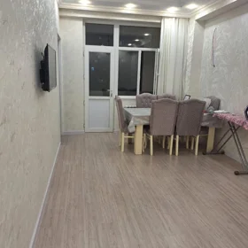 In Baku 70.0 m² apartment is for rent - Image 2