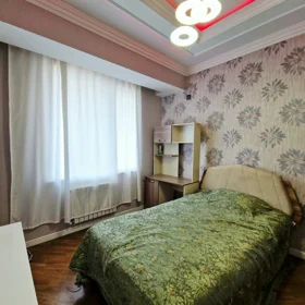 In Baku 143.0 m² apartment is for sale - Image 9