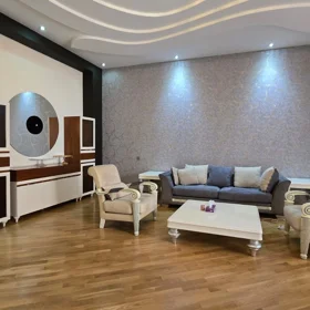 In Baku 170.0 m² apartment is for sale - Image 3