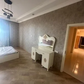 In Baku 95.0 m² apartment is for rent - Image 3