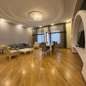 In Baku 167.0 m² apartment is for sale - Image 3