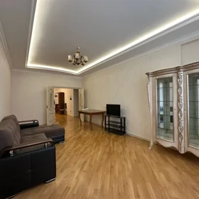 In Baku 130.0 m² apartment is for rent - Image 9