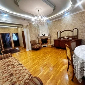 In Baku 115.0 m² apartment is for sale - Image 9