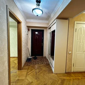 In Baku 90.0 m² apartment is for sale - Image 2