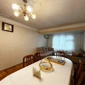 In Baku 90.0 m² apartment is for sale - Image 3