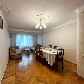 In Baku 90.0 m² apartment is for sale - Image 4