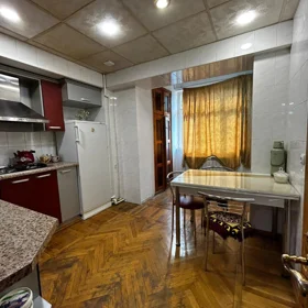 In Baku 90.0 m² apartment is for sale - Image 8