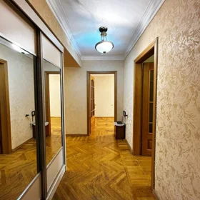 In Baku 90.0 m² apartment is for sale - Image 9
