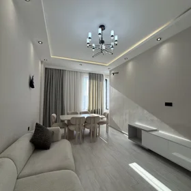 In Baku 70.0 m² apartment is for sale - Image 4