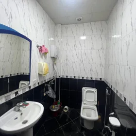 In Baku 155.0 m² apartment is for rent - Image 3