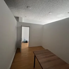 In Baku 155.0 m² apartment is for rent - Image 7