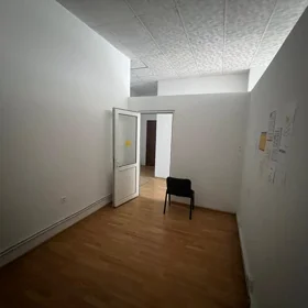 In Baku 155.0 m² apartment is for rent - Image 8