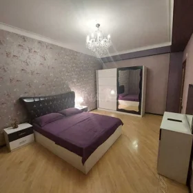In Baku 135.0 m² apartment is for rent - Image 3