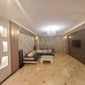 In Baku 135.0 m² apartment is for rent - Image 9