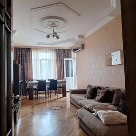 In Baku 100.0 m² apartment is for sale - Image 3
