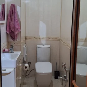 In Baku 100.0 m² apartment is for sale - Image 9