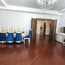 In Baku 130.0 m² apartment is for rent - Image 3
