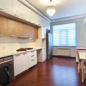 In Baku 130.0 m² apartment is for rent - Image 5