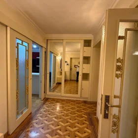In Baku 170.0 m² apartment is for rent - Image 2