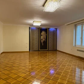 In Baku 170.0 m² apartment is for rent - Image 6