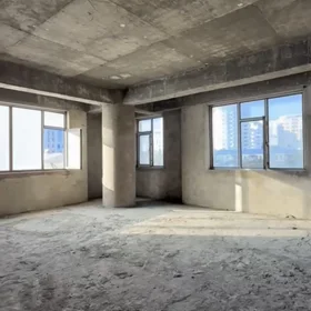 In Baku 300.0 m² apartment is for sale - Image 9