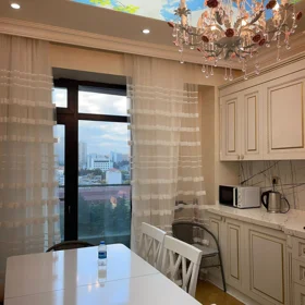 In Baku 110.0 m² apartment is for rent - Image 3