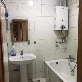 In Baku 60.0 m² apartment is for rent - Image 10