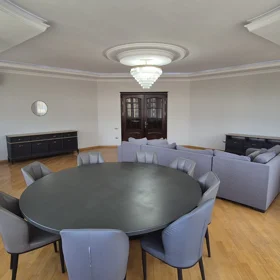 In Baku 165.0 m² apartment is for rent - Image 5