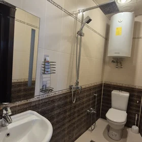 In Baku 165.0 m² apartment is for rent - Image 6