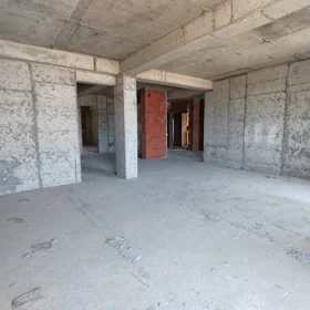 In Baku 166.0 m² apartment is for sale - Image 3