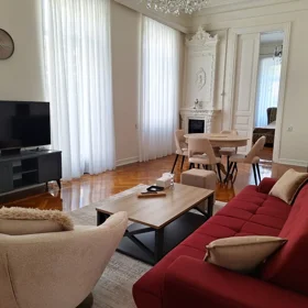 In Baku 80.0 m² apartment is for rent - Image 3