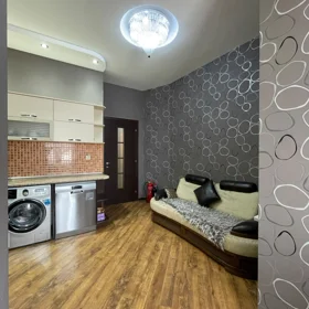 In Baku 110.0 m² apartment is for rent - Image 2