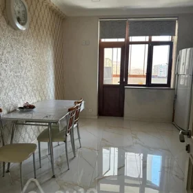In Baku 140.0 m² apartment is for rent - Image 5