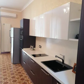 In Səbail rayonu 100.0 m² apartment is for rent - Image 6