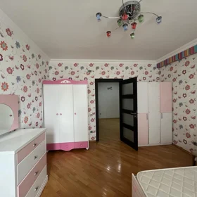 In Baku 135.0 m² apartment is for rent - Image 2