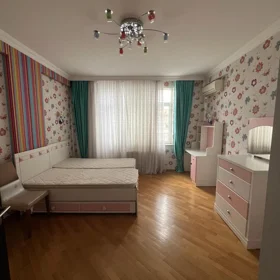 In Baku 135.0 m² apartment is for rent - Image 10