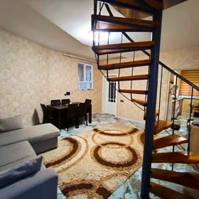 In Baku 90.0 m² house with 3.0 rooms is for rent - Image 4