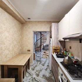 In Baku 90.0 m² house with 3.0 rooms is for rent - Image 8
