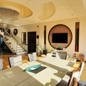 In Baku 250.0 m² apartment is for rent - Image 4