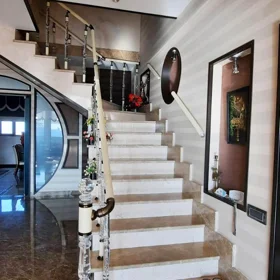 In Baku 250.0 m² apartment is for rent - Image 7